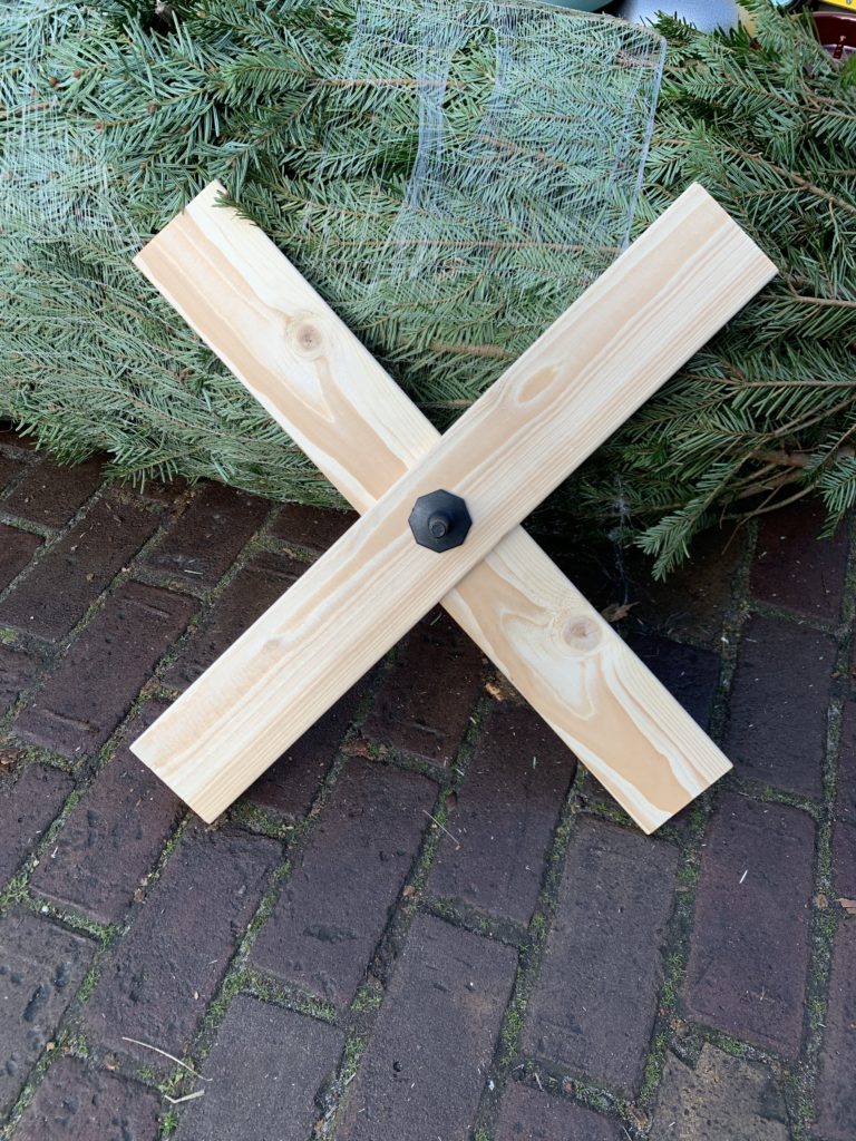 Basic houten kruis 60 cm Gooische Kerstbomen